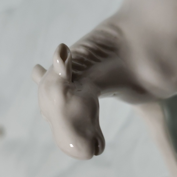 Blanc de Chine White Porcelain horse figurines, set of 2 - Picture 9 of 13